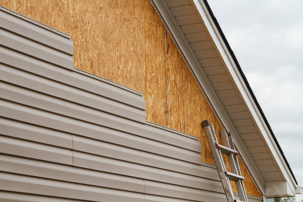 24/7 Emergency Siding Repair experts in Barrington, IL